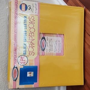 Memory Stor 12" x 12" Expandable Scrapbook.  30 Pages with Bonded Leather Cover